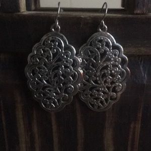 Really pretty silver earrings!!!